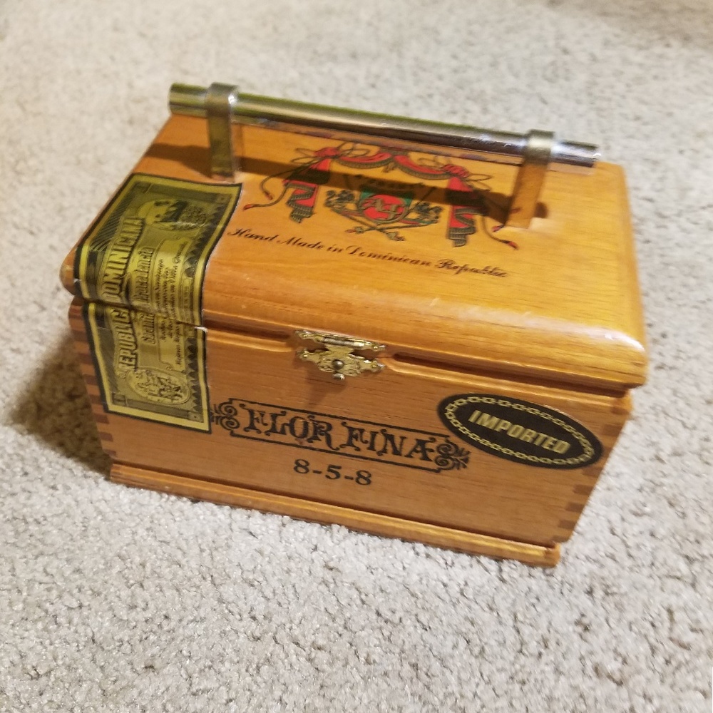 Flor Fina cigar box